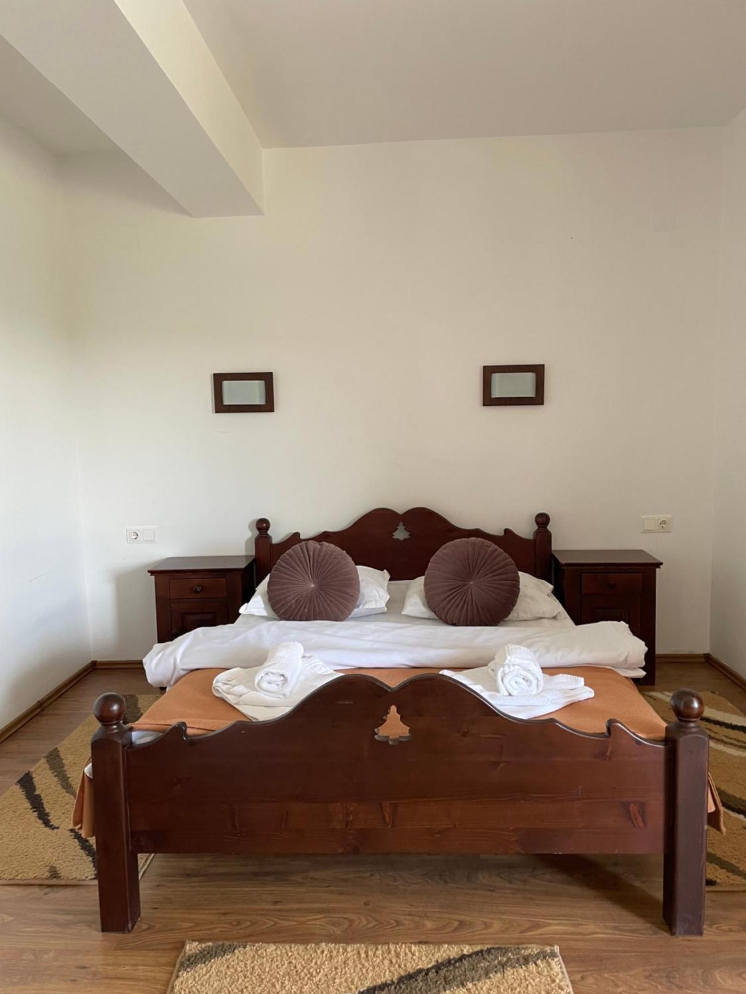 Valea Salbatica Hotel Sinca Noua Eksteriør billede